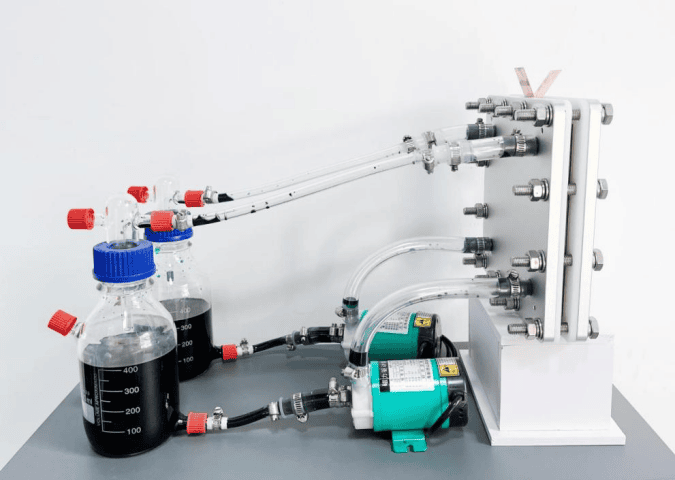 Bateria de fluxo redox em escala de laboratório (3W/20W/100W)